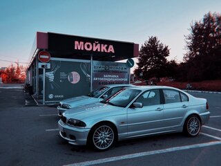 1998 BMW 3 серии 320i IV (E46), серебристый, 650000 рублей, вид 2