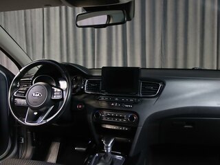 2018 Kia Ceed III, серебристый, 1499000 рублей, вид 5