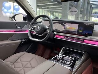 2023 BMW 7 серии 735Li VII (G70), чёрный, 11100000 рублей, вид 4