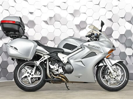 2005 Honda VFR 800, серебристый, 497000 рублей, вид 3