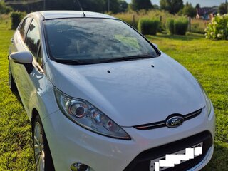 2011 Ford Fiesta Mk6, белый, 825000 рублей, вид 2