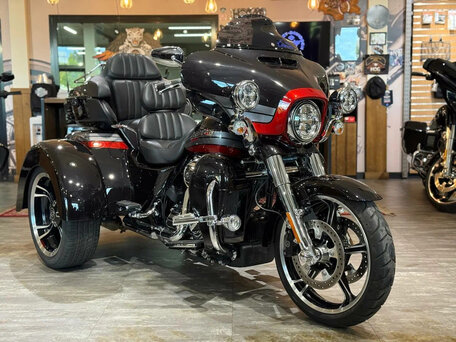 2020 Harley-Davidson CVO Tri Glide, чёрный, 7500000 рублей, вид 5