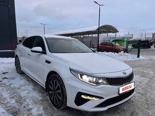 2018 Kia Optima IV Рестайлинг, белый, 2050000 рублей, вид 3