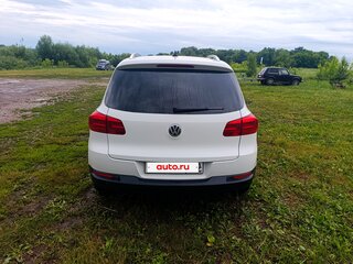 2013 Volkswagen Tiguan I Рестайлинг, белый, 1350000 рублей, вид 4
