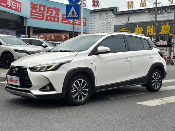 2022 Toyota Yaris L X XP150 Рестайлинг, белый