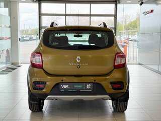 2015 Renault Sandero Stepway II, зелёный, 1075000 рублей, вид 4