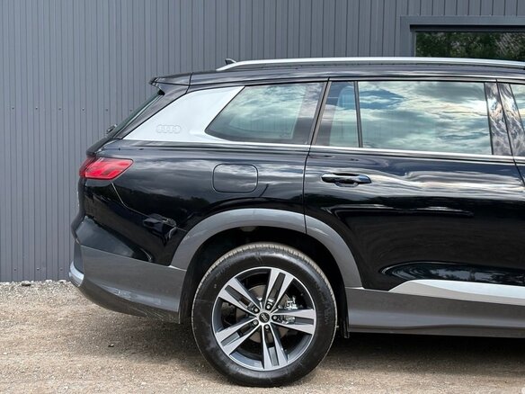 2026 Audi Q6 40 TFSI, чёрный - вид 4