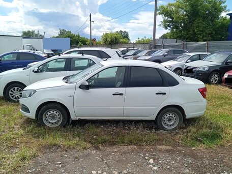 2018 Lada (ВАЗ) Granta I Рестайлинг, белый, 351000 рублей, вид 3