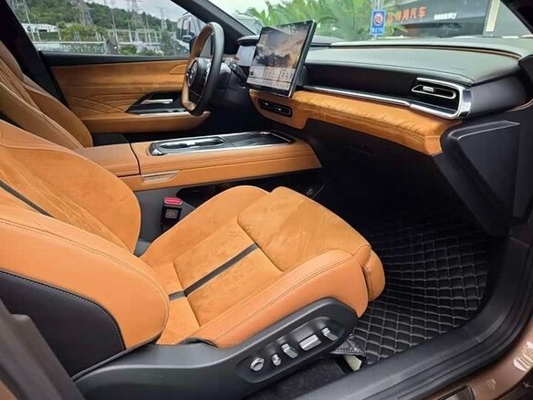 2025 Mazda EZ-6 28.4 kWh, коричневый - вид 9