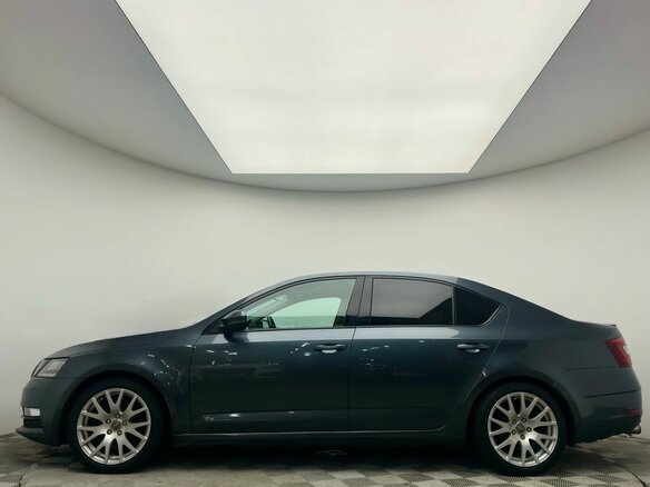 2017 Skoda Octavia III (A7) Рестайлинг, серый, 1795000 рублей - вид 3