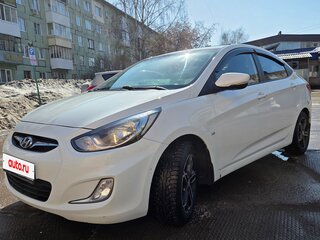 2013 Hyundai Solaris I, белый, 890000 рублей, вид 1