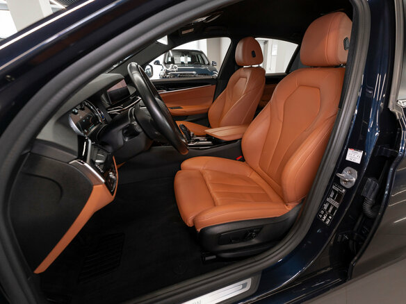 2018 BMW 5 серии 520d xDrive VII (G30/G31/G38), синий - вид 13