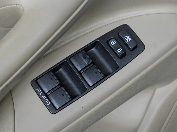 2011 Lexus LX 570 III, чёрный, 3329000 рублей - вид 15