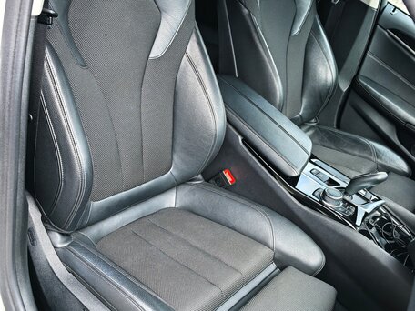 2018 BMW 5 серии 520d xDrive VII (G30/G31/G38), белый, 3050000 рублей, вид 5