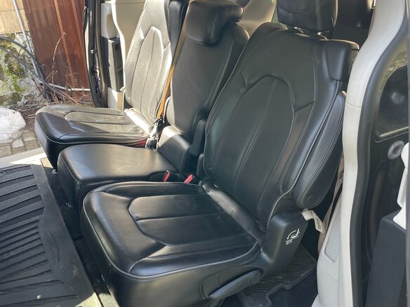 2017 Chrysler Pacifica RU, серый, 2400000 рублей - вид 11