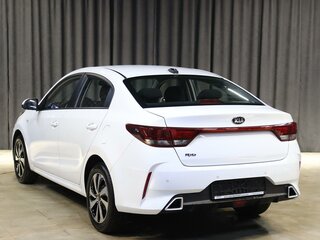 2020 Kia Rio IV Рестайлинг, белый, 1399000 рублей, вид 4