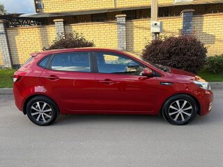 2017 Kia Rio III Рестайлинг, красный, 1099000 рублей, вид 4