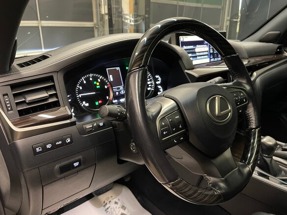2018 Lexus LX 570 III Рестайлинг 2, белый - вид 14