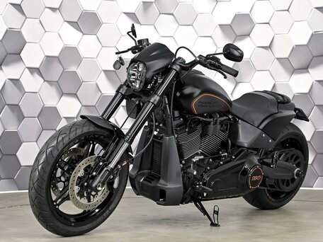 2018 Harley-Davidson FXDR 114, чёрный, 1999000 рублей, вид 2