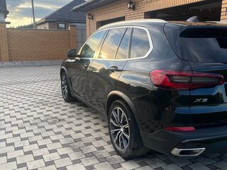 2019 BMW X5 30d IV (G05/G18), чёрный, 5700000 рублей, вид 4