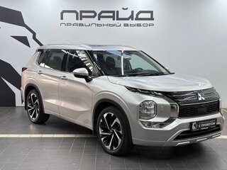 2022 Mitsubishi Outlander IV, серебристый, 3969900 рублей, вид 2