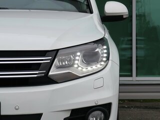 2016 Volkswagen Tiguan I Рестайлинг, белый, 1420000 рублей, вид 4