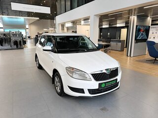 2012 Skoda Fabia II Рестайлинг, белый, 630000 рублей, вид 1