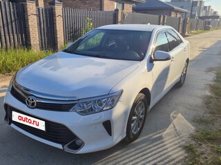 2016 Toyota Camry VII (XV50) Рестайлинг, белый, 2100000 рублей, вид 2