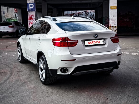 2010 BMW X6 40d I (E71), белый, 1750000 рублей - вид 5