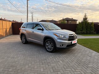 2014 Toyota Highlander III (XU50), серебристый, 2050000 рублей, вид 1