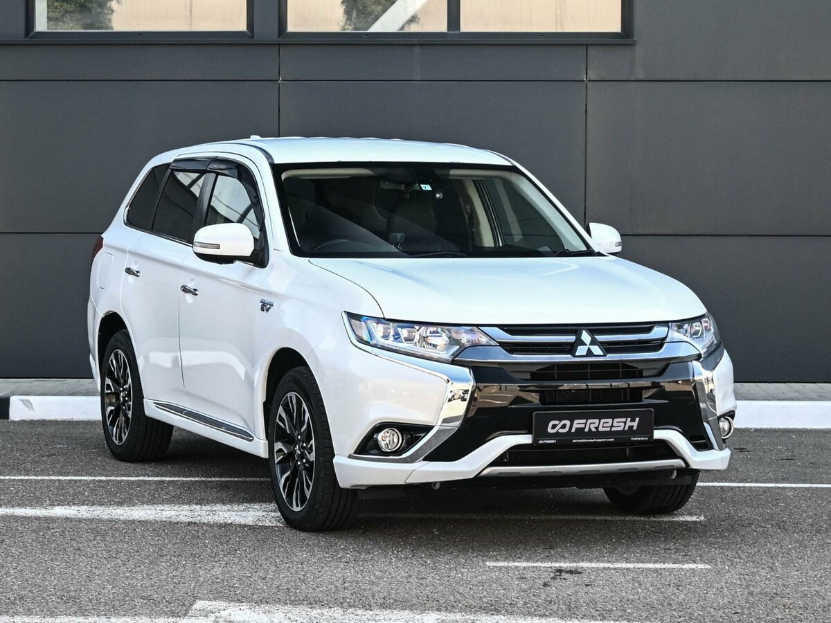 Открыть фотографии: Mitsubishi Outlander III Рестайлинг 2