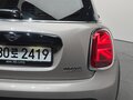 2022 Mini Hatch Cooper III (F55/F56) Рестайлинг 2, серый, 1927000 рублей - вид 9