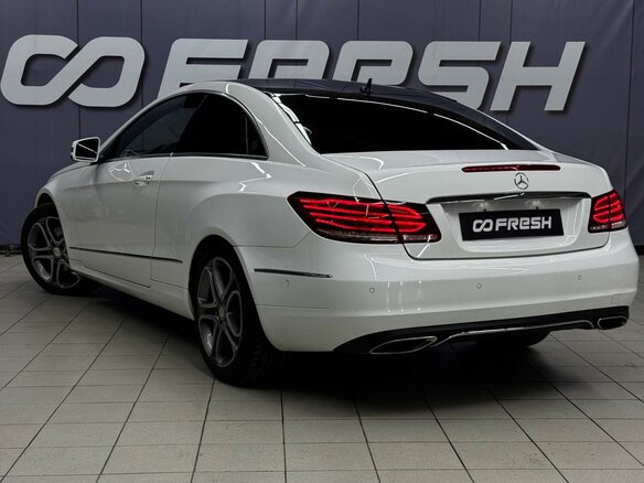 2013 Mercedes-Benz E-Класс 200 IV (W212, S212, C207) Рестайлинг, белый, 1939000 рублей - вид 1