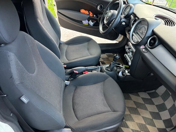 2010 Mini Hatch One II (R56) Рестайлинг, белый, 950000 рублей - вид 4