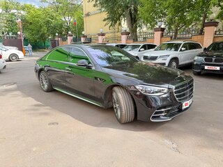 2020 Mercedes-Benz S-Класс 350 d Long 4MATIC VII (W223), чёрный, 10000000 рублей, вид 3