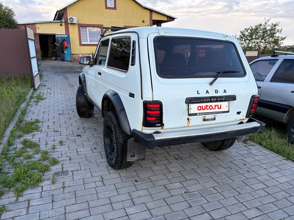 1997 Lada (ВАЗ) 2121 (4x4) I Рестайлинг, белый, 280000 рублей - вид 3