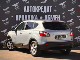 2013 Nissan Qashqai I Рестайлинг, серебристый, 1060000 рублей, вид 5