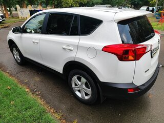 2015 Toyota RAV4 IV (XA40), белый, 2250000 рублей, вид 3