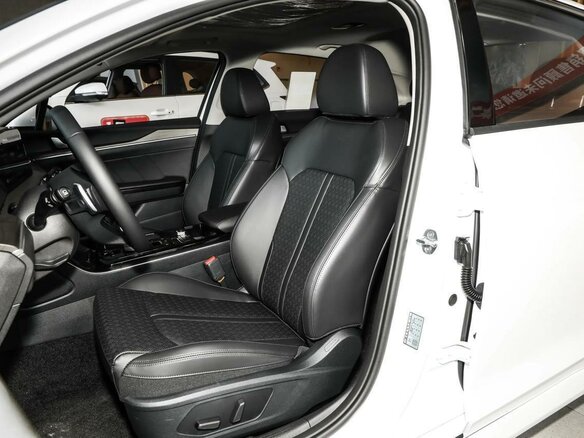 2025 Kia K5 III, белый, 3165000 рублей - вид 30