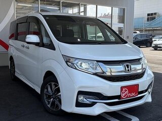 2017 Honda Stepwgn Spada V Рестайлинг, белый, 1510000 рублей, вид 3