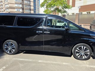 2020 Toyota Alphard III Рестайлинг, чёрный, 4600000 рублей, вид 3