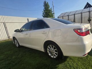 2016 Toyota Camry VII (XV50) Рестайлинг, белый, 1980000 рублей, вид 3