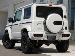 2023 Suzuki Jimny Sierra IV, белый, 1702000 рублей, вид 5