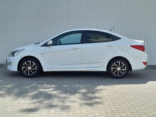 2015 Hyundai Solaris I Рестайлинг, белый, 999000 рублей, вид 5