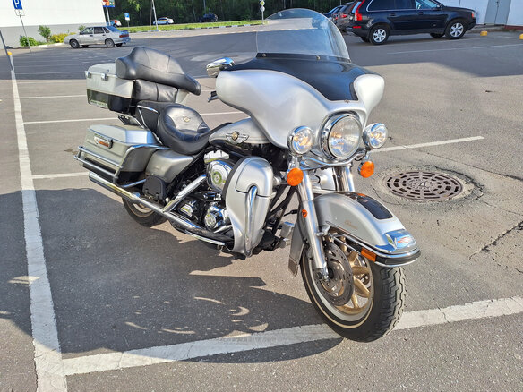 2003 Harley-Davidson Electra Glide, золотистый