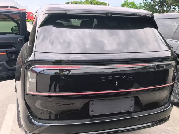 2026 Zeekr 9X 70 kWh, чёрный - вид 5