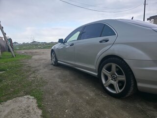2006 Mercedes-Benz S-Класс 550 Long V (W221), серебристый, 1100000 рублей, вид 4