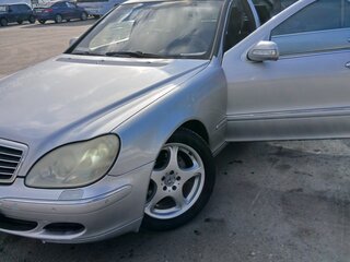 2002 Mercedes-Benz S-Класс 350 IV (W220) Рестайлинг, серебристый, 700000 рублей, вид 1