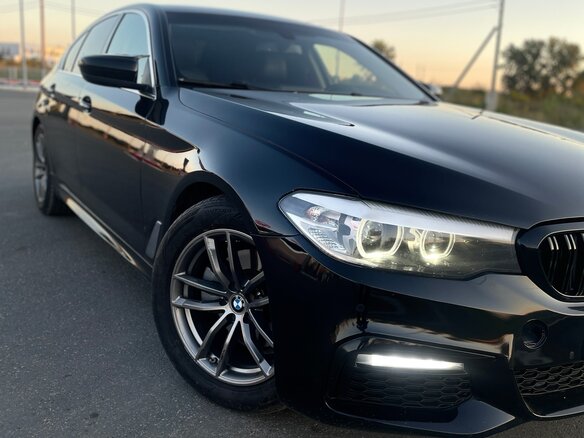 2018 BMW 5 серии 520i VII (G30/G31/G38), чёрный, 2150000 рублей