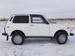 2000 Lada (ВАЗ) 2121 (4x4) I Рестайлинг, белый, 350000 рублей, вид 3